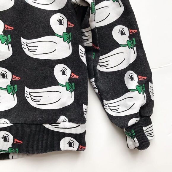 HUGO ❤️ TIKI Sean print sweatshirt GUC - light blue stain 2T - Picture 3 of 6